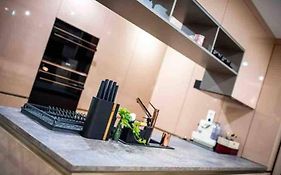 A&K Cozy Art Studio 1